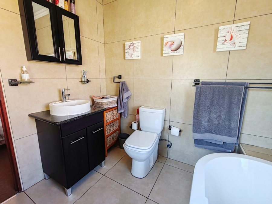 2 Bedroom Property for Sale in Waterberry Estate North West